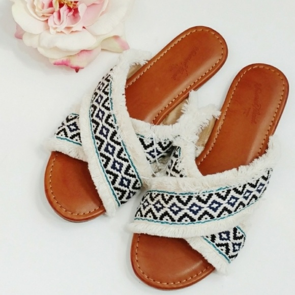 Universal Thread Shoes - FRINGE Embroidered Slides NWOT! SPRING ARRIVAL!